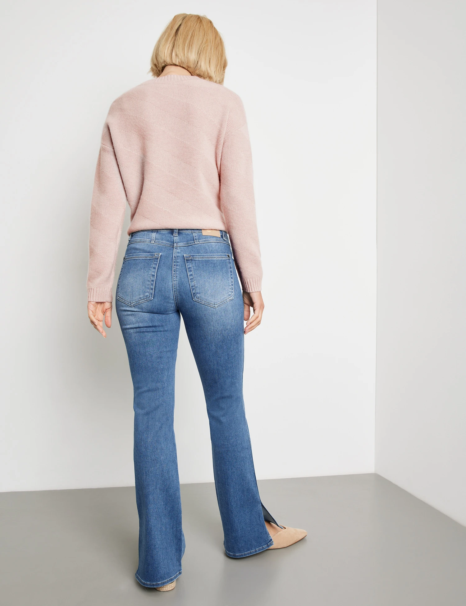 Gerry Weber 5-Pocket Jeans Flared Mit Längsbiese Und Seitenschlitzen 8 Gerry Weber 5-Pocket Jeans Flared Mit Längsbiese Und Seitenschlitzen - Image 6