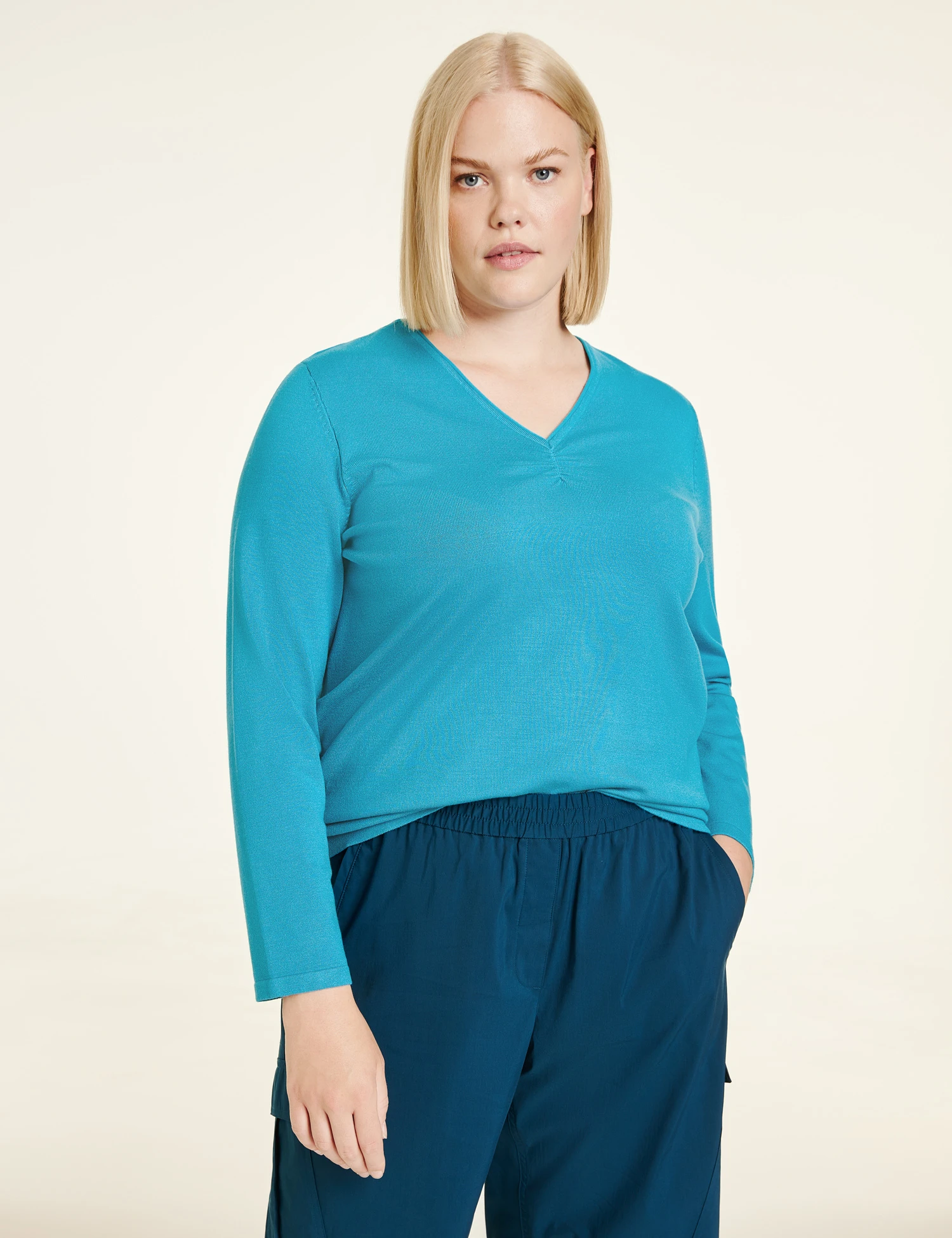 Basic Pullover Mit V-Ausschnitt 9 Basic Pullover Mit V-Ausschnitt - Image 7