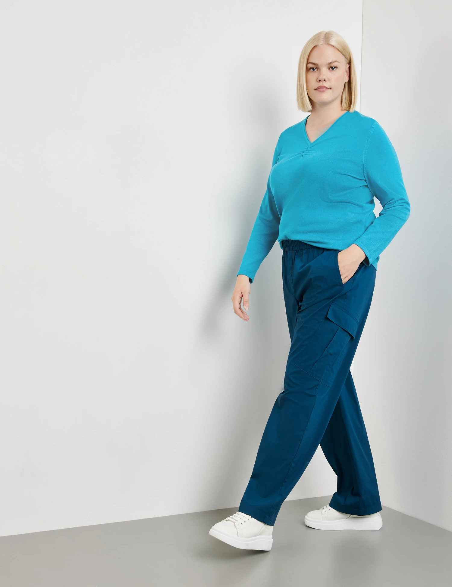 Basic Pullover Mit V-Ausschnitt 7 Basic Pullover Mit V-Ausschnitt - Image 5