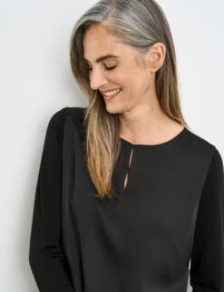 Gerry Weber Blusenshirt Mit Material-Patch Und Elastischem Saum -Feine Mode blusenshirt mit material patch und elastischem saum 100