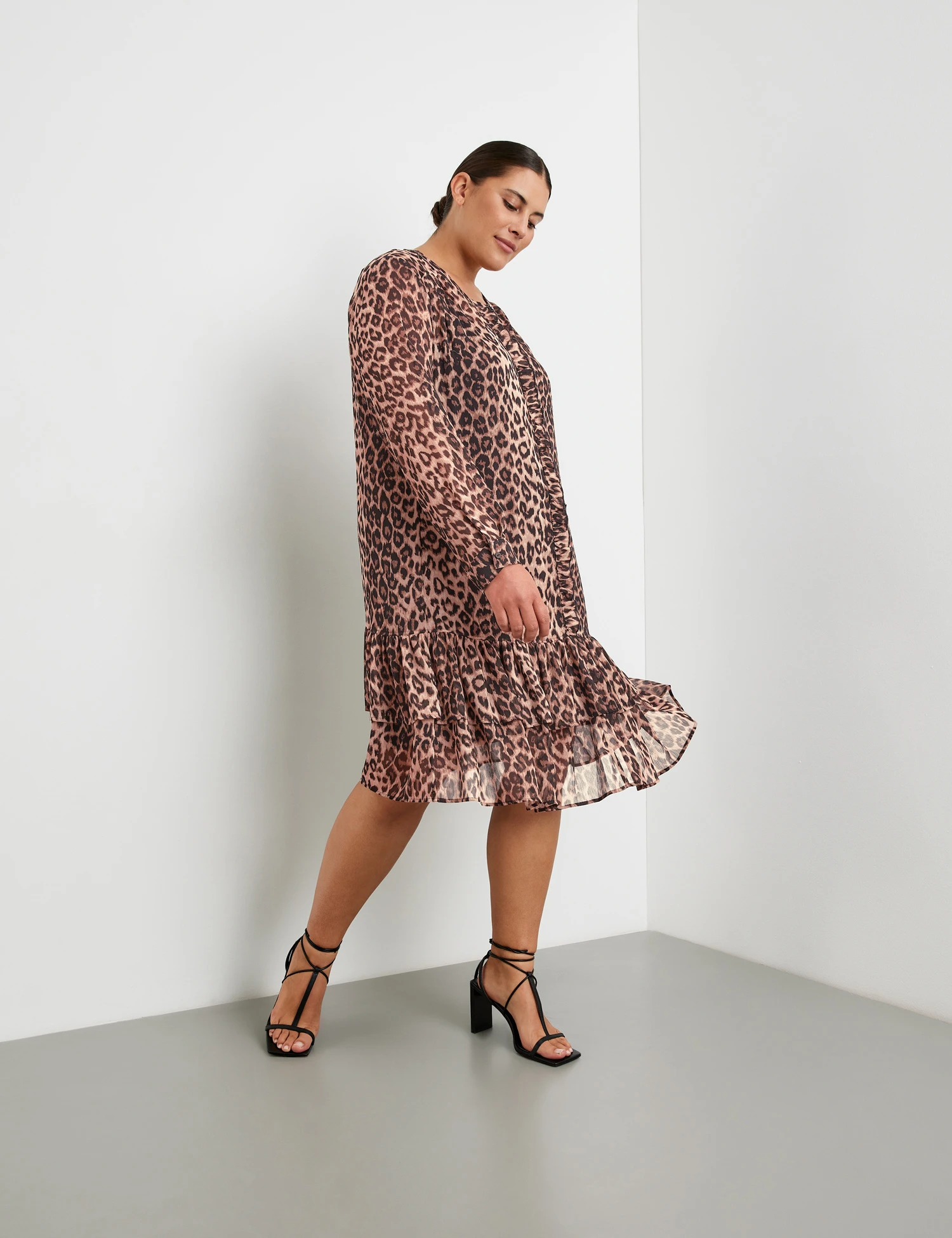 Crêpe-Kleid Mit Leo-Print 7 Crêpe-Kleid Mit Leo-Print - Image 5