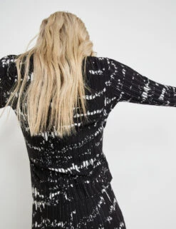 Taifun Figurbetonter Pullover Mit Strickmuster -Feine Mode figurbetonter pullover mit strickmuster 104