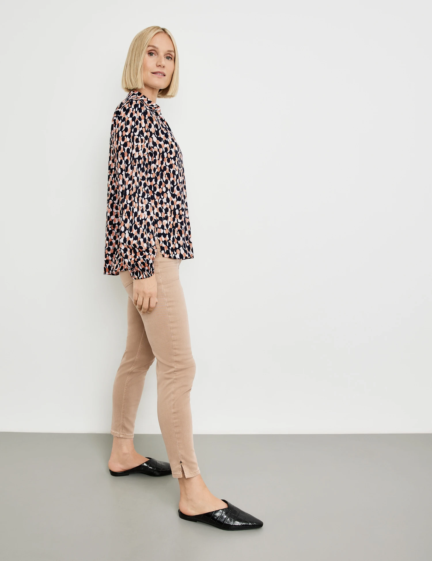 Gerry Weber Fließende Langarmbluse Mit Allover-Muster 7 Gerry Weber Fließende Langarmbluse Mit Allover-Muster - Image 5