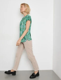 Gerry Weber Fließendes Blusenshirt Mit Allover-Print -Feine Mode fliessendes blusenshirt mit allover print 102