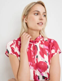 Taifun Floral Gemusterte Kurzarmbluse Mit Kleinem Stehkragen 11 Taifun Floral Gemusterte Kurzarmbluse Mit Kleinem Stehkragen -Feine Mode floral gemusterte kurzarmbluse mit kleinem stehkragen 100