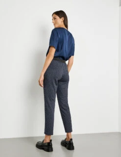 Gerry Weber Gemusterte 7/8 Stretchhose Mit Seitenschlitzen -Feine Mode gemusterte 78 stretchhose mit seitenschlitzen 104