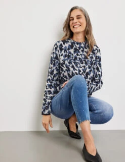 Gerry Weber Gemusterter Pullover Mit Kurzem Stehkragen -Feine Mode gemusterter pullover mit kurzem stehkragen 102