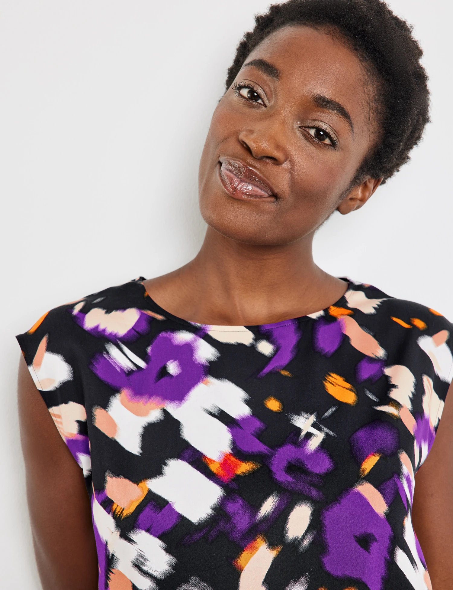 Gerry Weber Gemustertes Blusenshirt Mit Kleinem Schlitz Am Rücken 6 Gerry Weber Gemustertes Blusenshirt Mit Kleinem Schlitz Am Rücken - Image 4