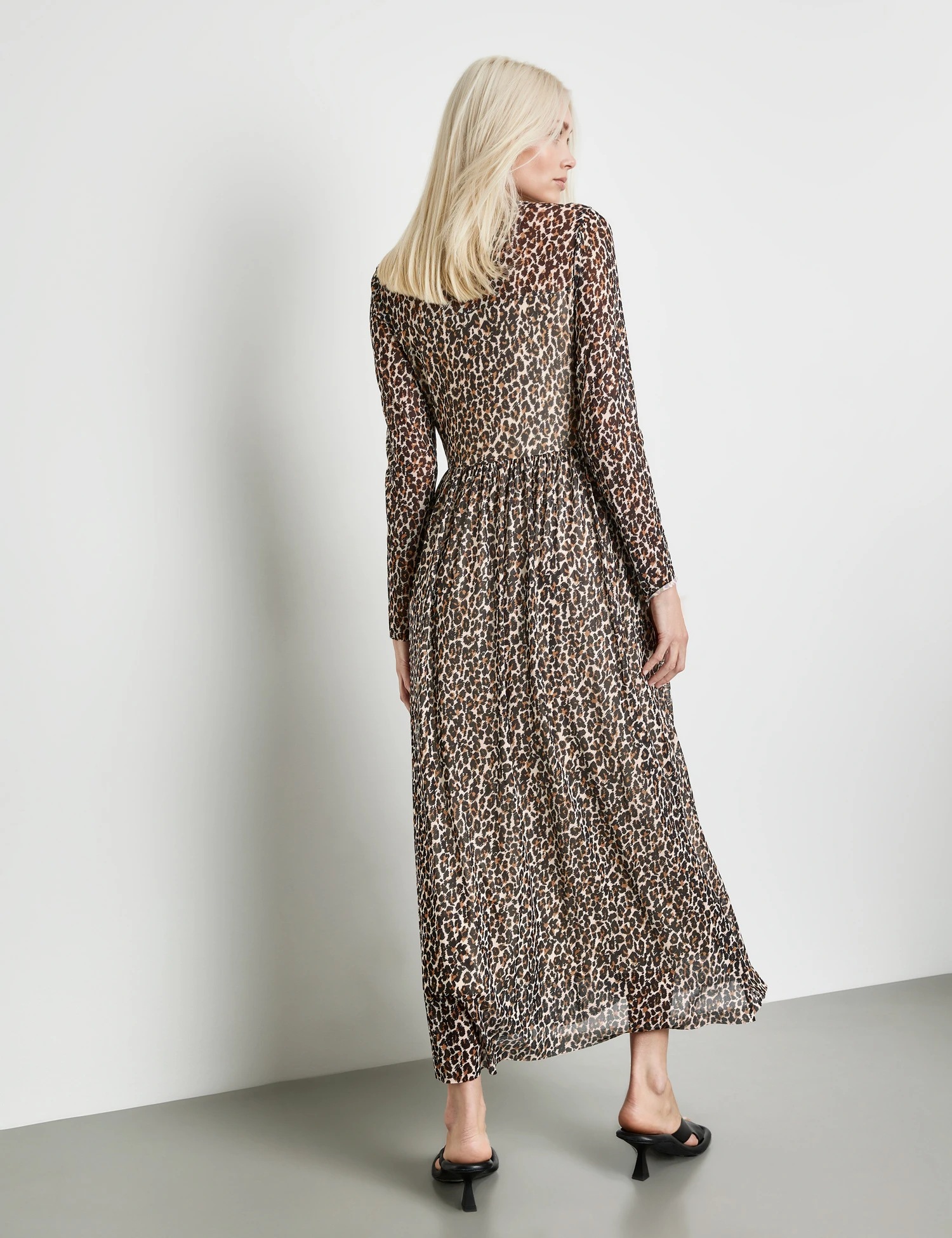 Taifun Gemustertes Maxikleid Mit Semitransparenten Details 7 Taifun Gemustertes Maxikleid Mit Semitransparenten Details - Image 5