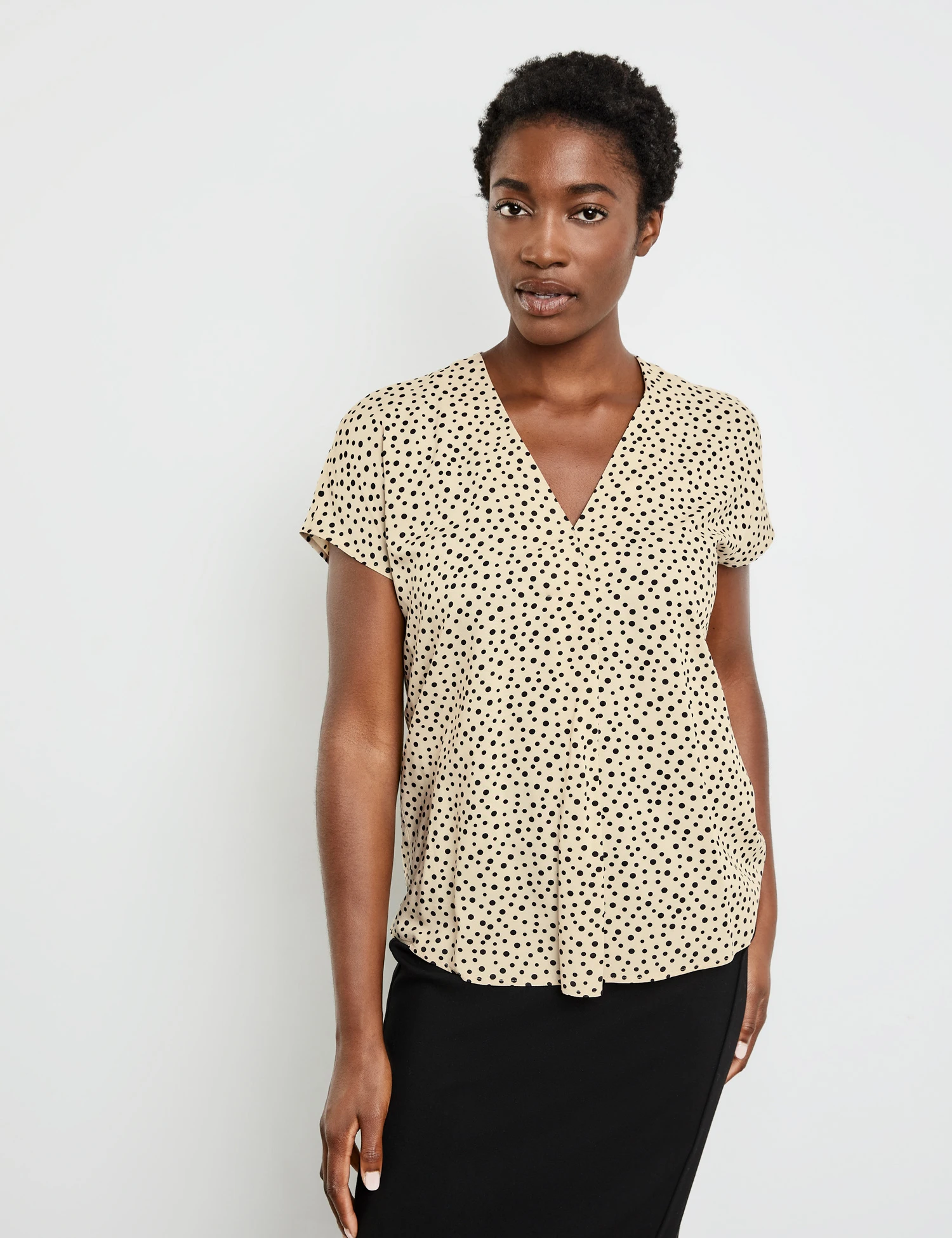 Gerry Weber Gepunktetes Blusenshirt Mit Falte 3 Gerry Weber Gepunktetes Blusenshirt Mit Falte