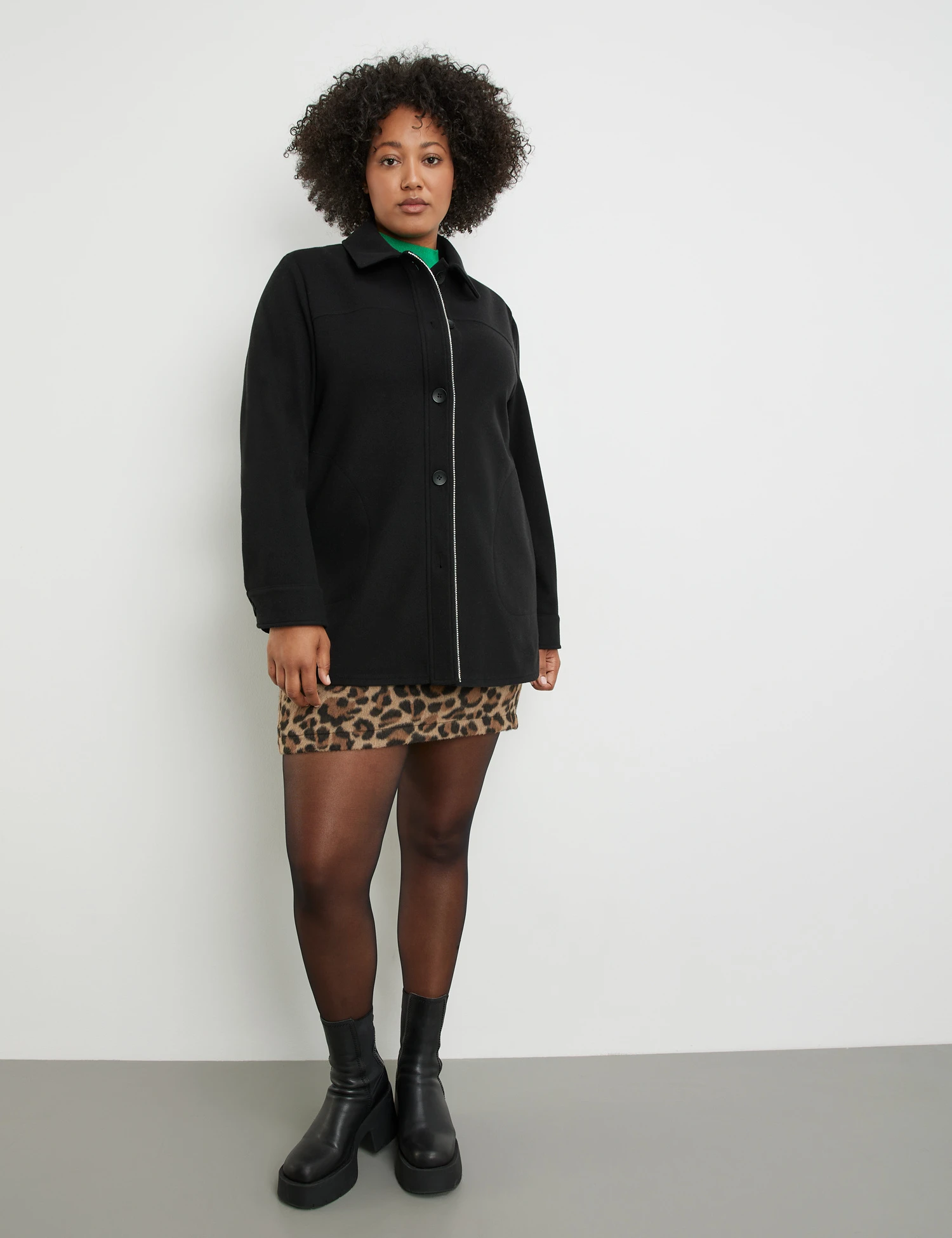 Hemdjacke Mit Schmuckleiste 7 Hemdjacke Mit Schmuckleiste - Image 5