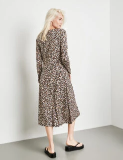 Taifun Leicht Ausgestelltes Jerseykleid Mit Schlitz Und Knotendetail 12 Taifun Leicht Ausgestelltes Jerseykleid Mit Schlitz Und Knotendetail -Feine Mode leicht ausgestelltes jerseykleid mit schlitz und knotendetail 104