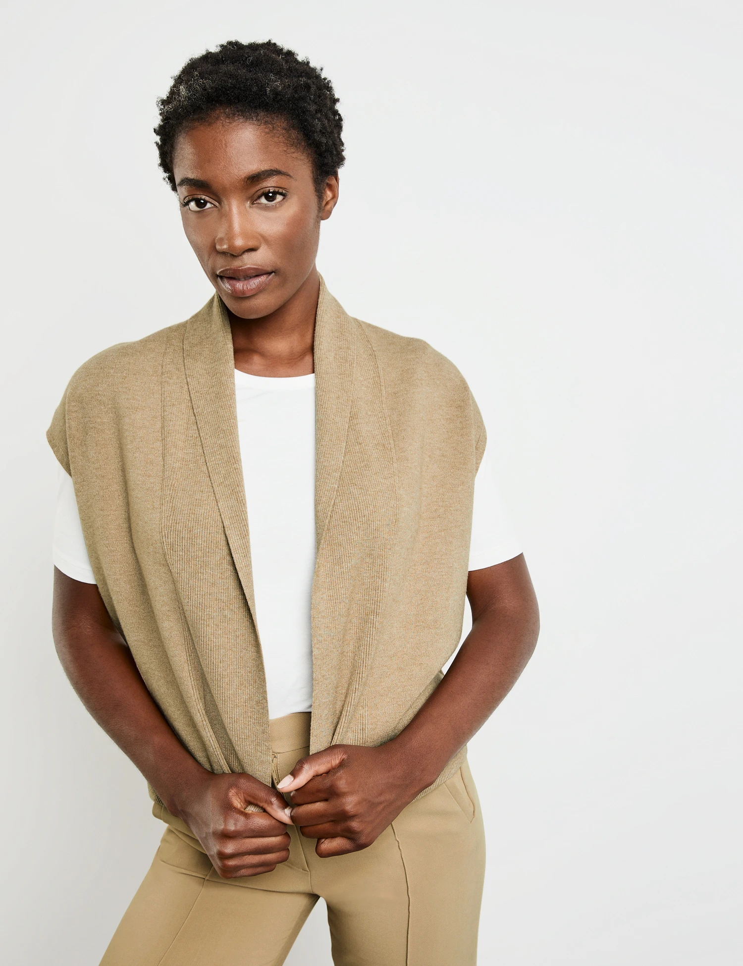 Gerry Weber Offener Cardigan Mit Schalkragen Und Weitem Arm 3 Gerry Weber Offener Cardigan Mit Schalkragen Und Weitem Arm