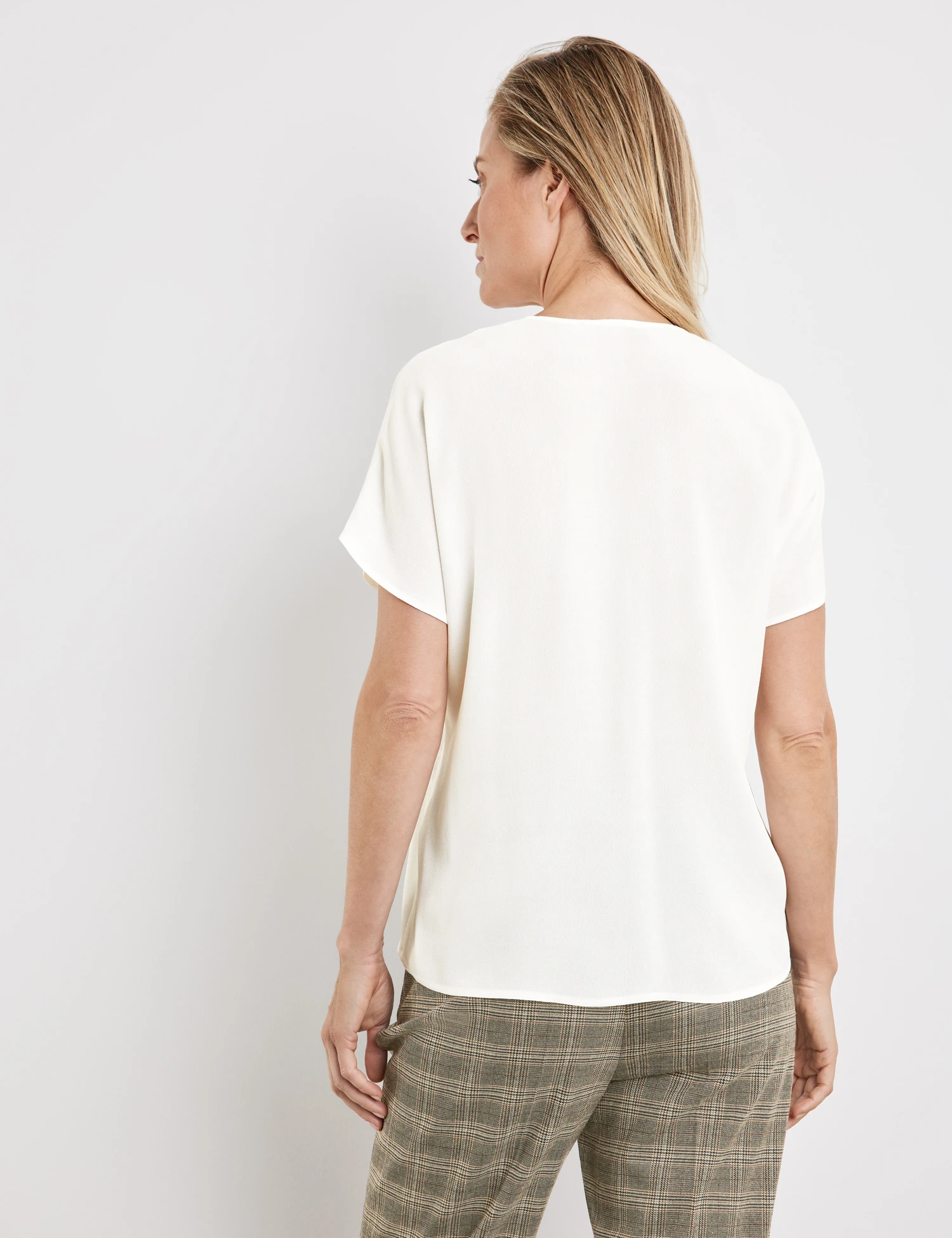 Gerry Weber Schlichtes Blusenshirt Mit Falte 8 Gerry Weber Schlichtes Blusenshirt Mit Falte - Image 6