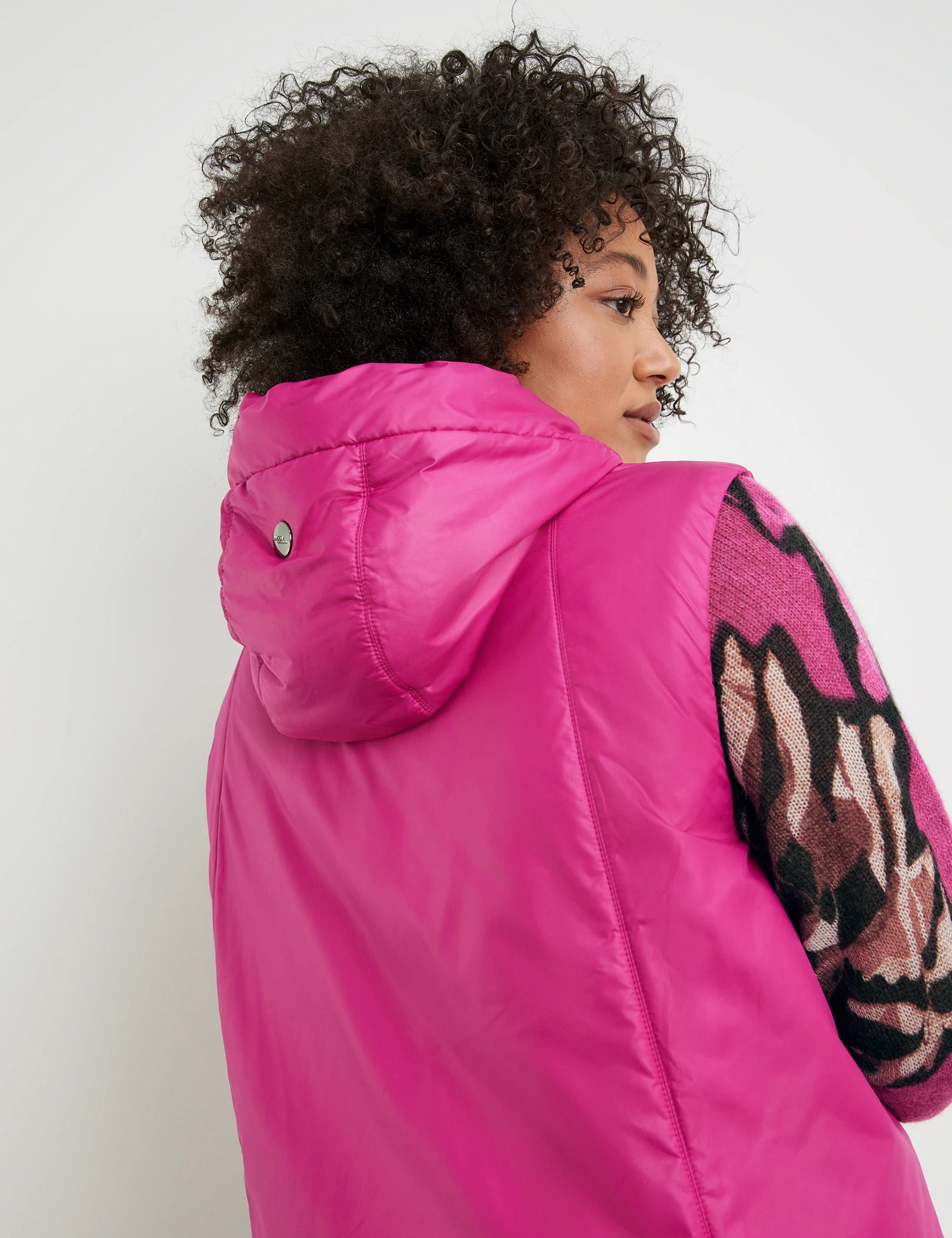 Steppweste Mit Kapuze 8 Steppweste Mit Kapuze - Image 6