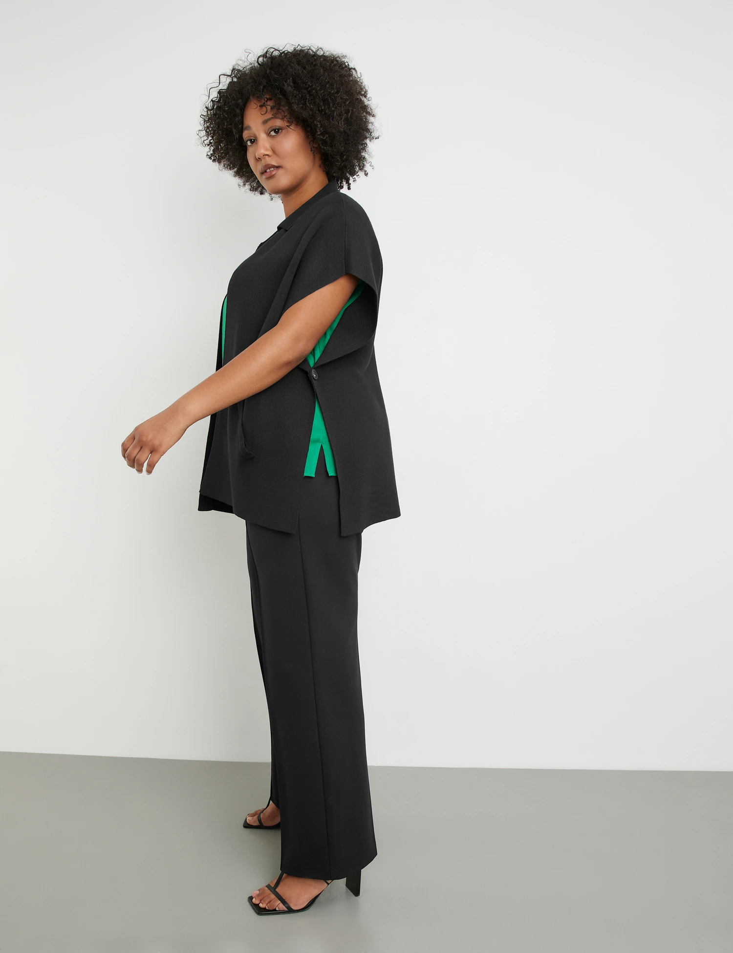 Strick-Poncho 6 Strick-Poncho - Image 4